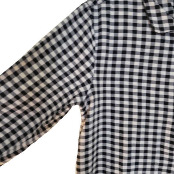 𝅺j.crew overdize button up blouse plaid black and Wh… - Picture 2 of 4